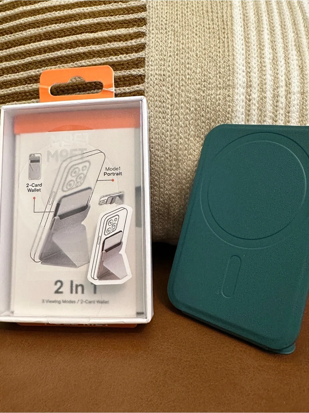 MOFT Magnetic MagSafe smartphone stand Teal
